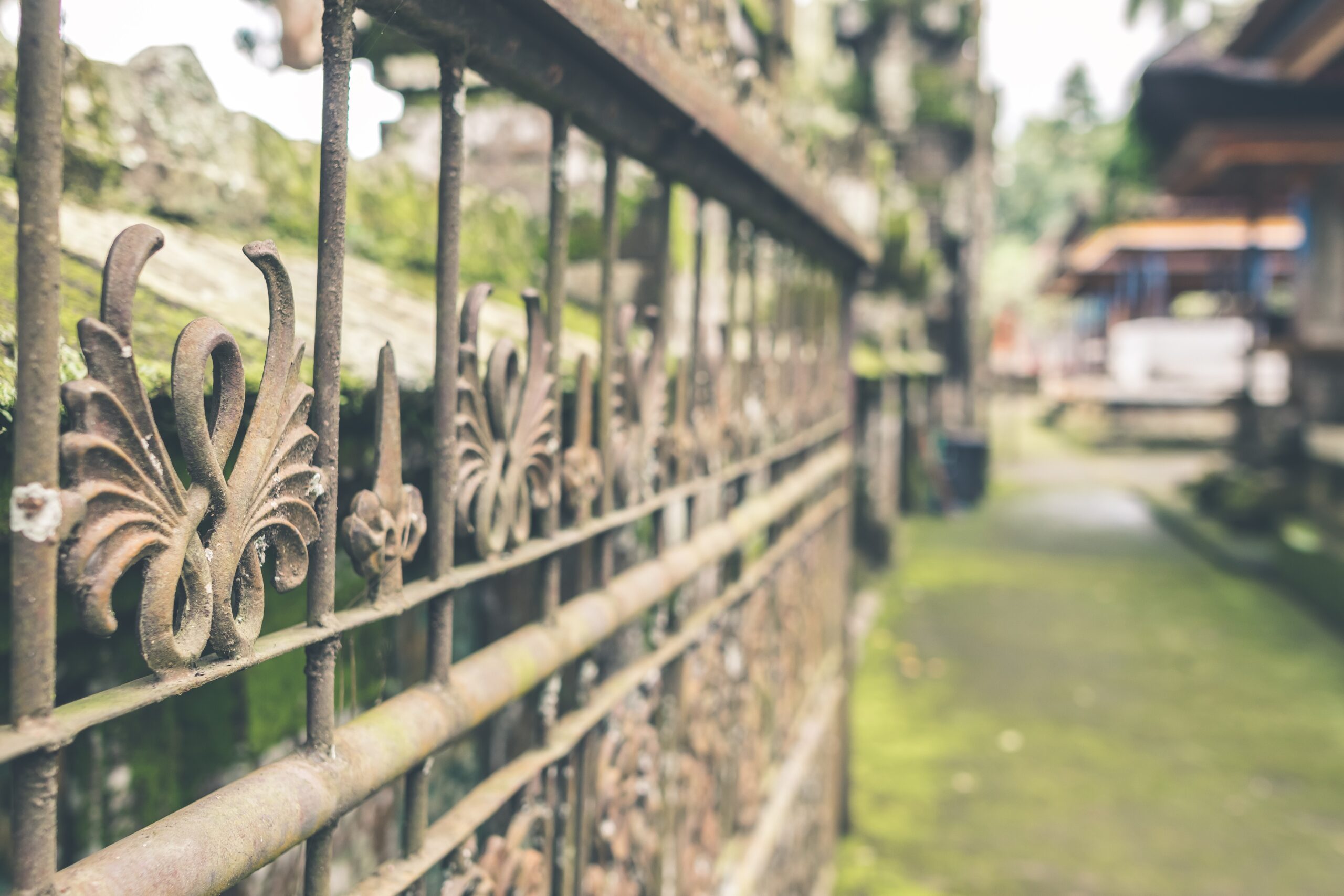 rusted-wrought-iron-railings-scaled-1