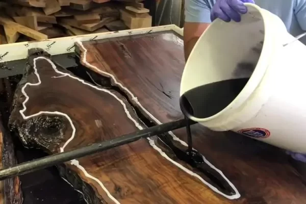 如何去除树脂上柔软、粘稠的斑点？