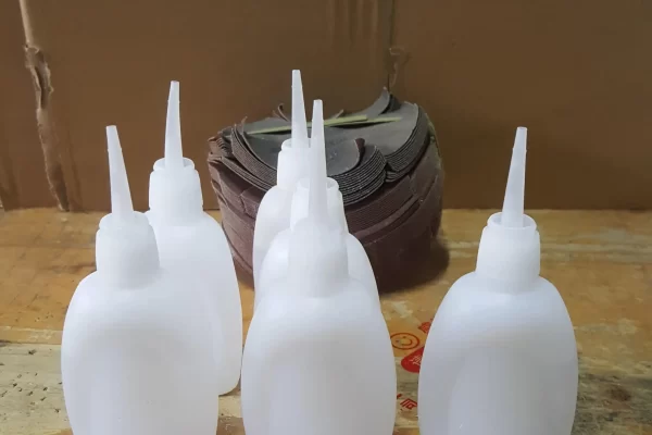 为什么特定的粘合剂用于特定的材料？