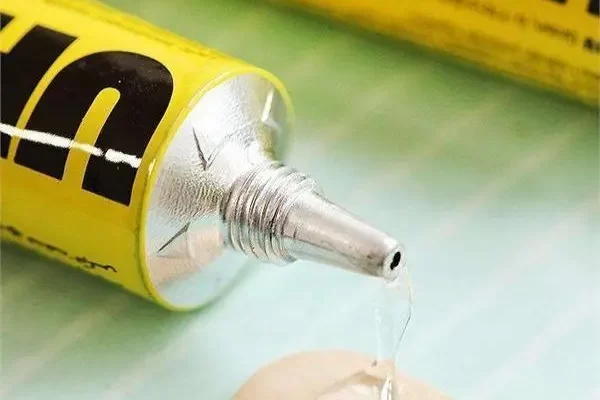 水是粘合剂吗？