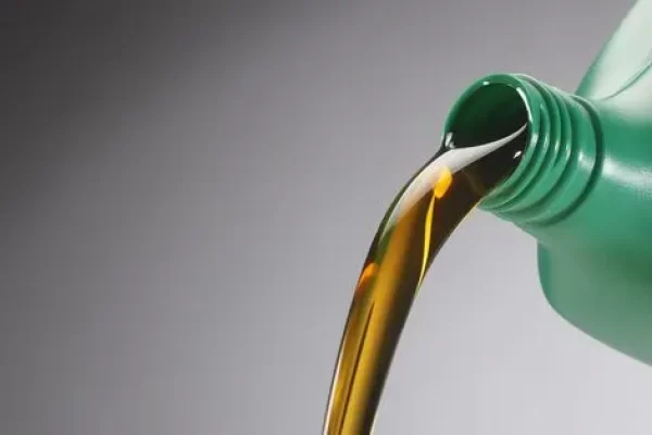 胶水不粘在瓶子里面的原因（胶水瓶有特殊涂层吗）