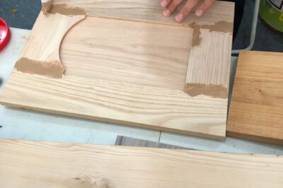 什么时候打磨木材填料？