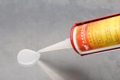 防水密封胶使用方法（可涂刷密封胶使用技巧）