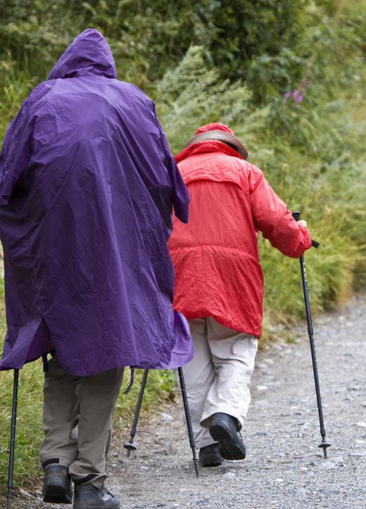 two-hikers-in-rain