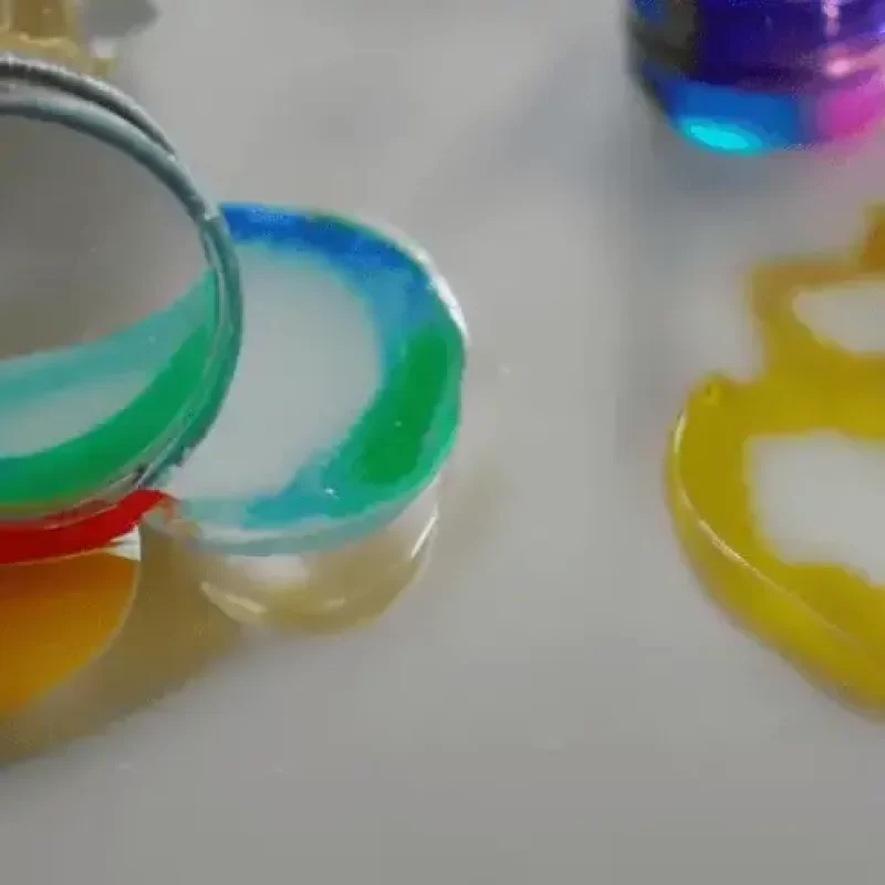 可以在环氧树脂上使用强力胶吗？