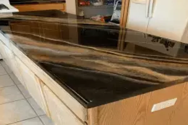 环氧台面看起来便宜吗？