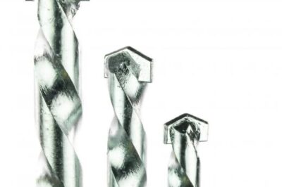 碳化钨用于钻头。