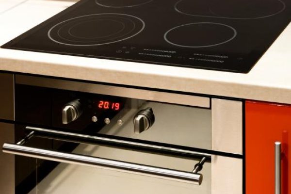 如何去除金属上的油脂？