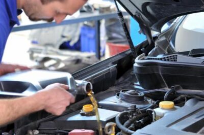 必须定期更换的机油通常是石油基润滑剂。