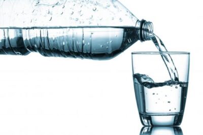 水实际上是评论最多的溶剂之一。