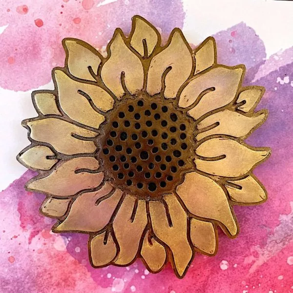 sunflower-resin-coaster-DIY-e1640797177132