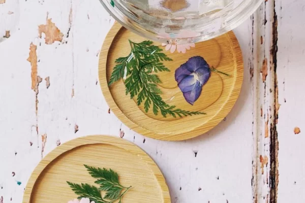 如何制作压制花树脂杯垫？