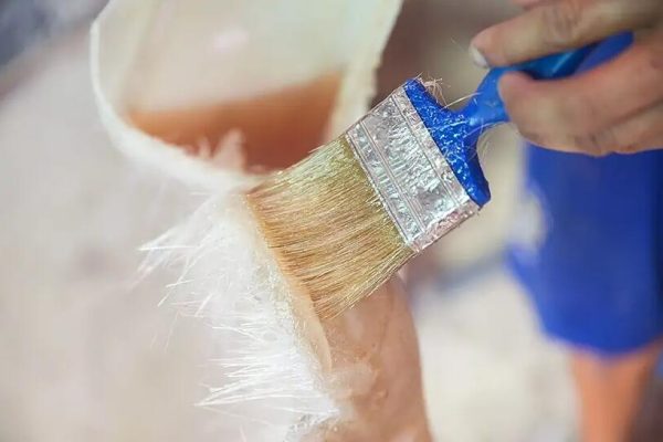 购买聚酯树脂 – 说明和测试的比较