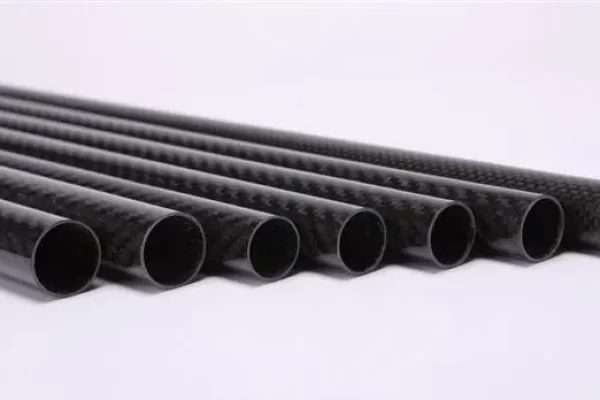 使用碳纤维脱模剂时常见挑战或问题是什么？