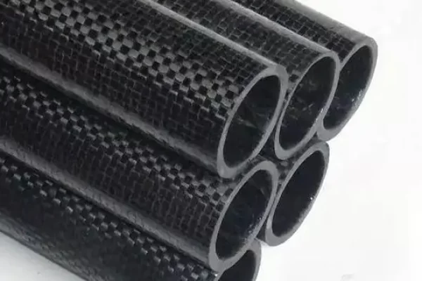 碳纤维的成本与钢和铝等传统材料相比如何？