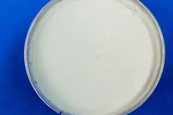 高温脱模蜡的脱模效果是否会受到模具材料的影响？