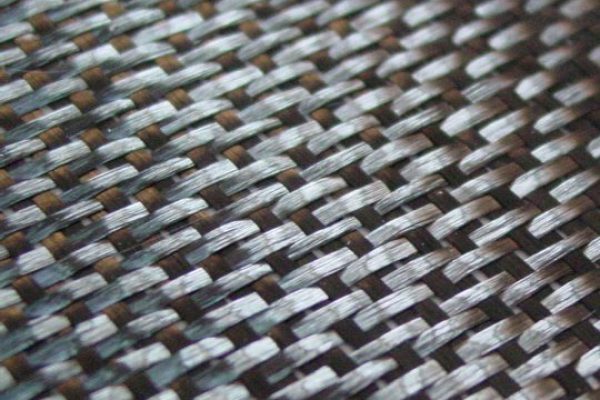 玻璃纤维制造是否需要任何特定的制造工艺或设备？