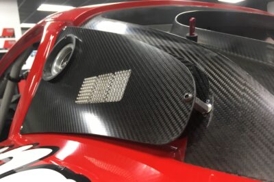 碳纤维板在汽车行业有哪些常见应用？