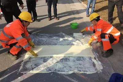 玻璃钢损坏用什么修补？