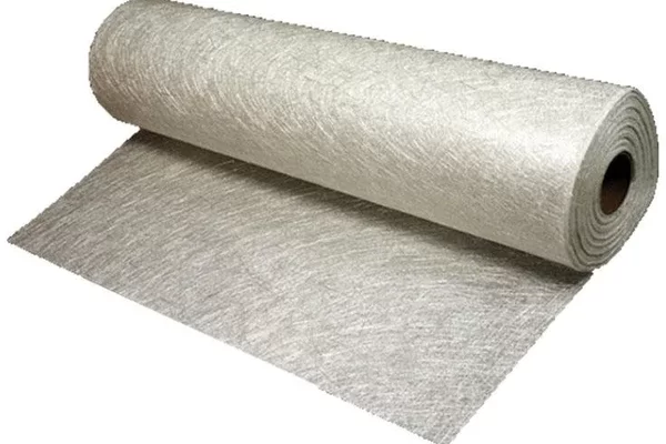 玻璃纤维布对酸与碱性溶液的耐受性相比如何？