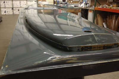 如何了解玻璃钢胶衣材料的施工和维护要求？