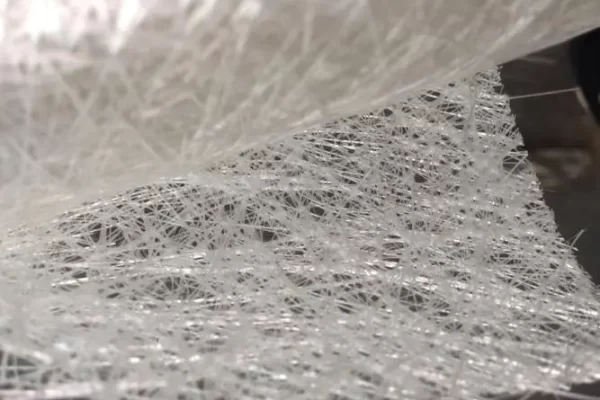 玻璃纤维的成分对其耐温性能的影响哪个因素最重要？