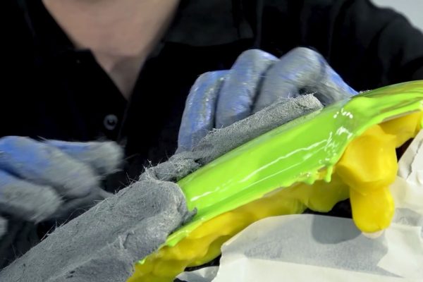 界面处理剂是如何增强纤维与树脂之间的粘结？