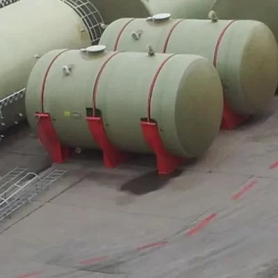 在选择玻璃钢内衬材料时，有哪些相关的标准和规范可以参考？