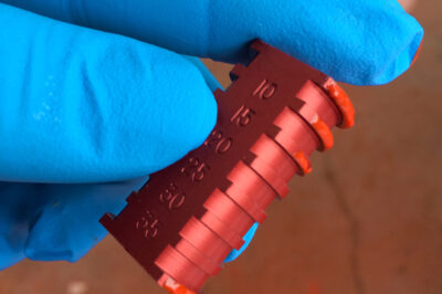 胶衣应用指南 - 如何正确涂抹胶衣