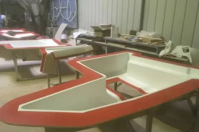 封闭模具和RTM模具在制造复杂结构的玻璃钢制品方面有什么区别？