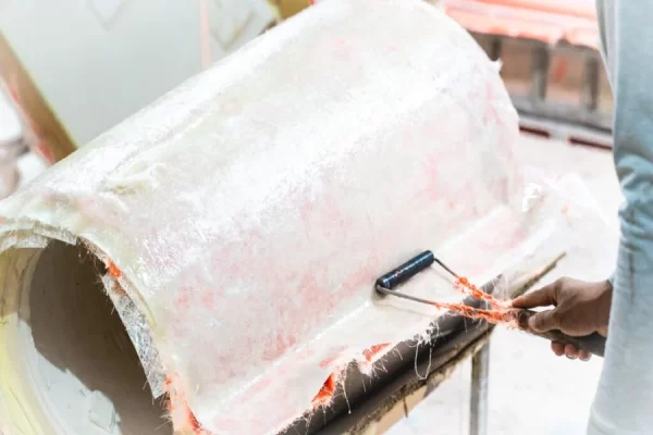 相容性差的树脂和纤维组合会导致哪些玻璃钢模具问题？