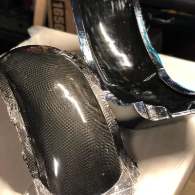 碳纤维模具相对金属模具有哪些优势？