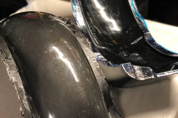 碳纤维模具相对金属模具有哪些优势？