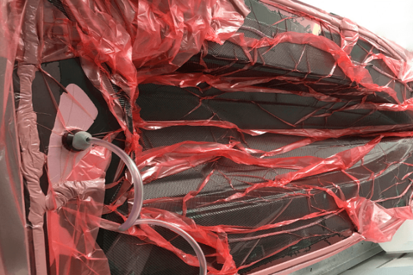 碳纤维模具在哪些高温应用中可能会发生氧化和热分解？