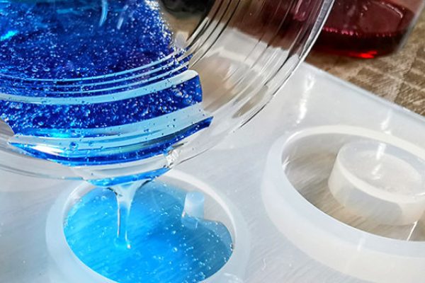 UV树脂指南 – 掌握适用于您项目的快速固化树脂