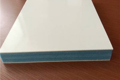 如何确定适当的固化时间以确保玻璃钢板材的质量？