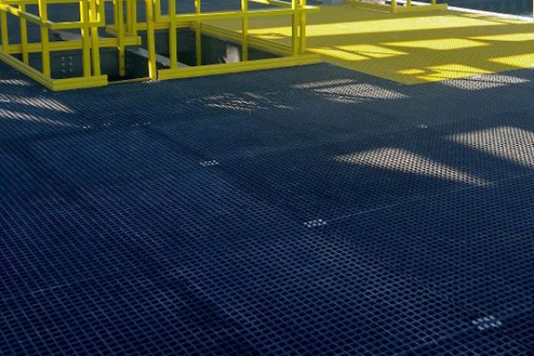 玻璃钢的制造工艺对其耐腐蚀性有何影响？