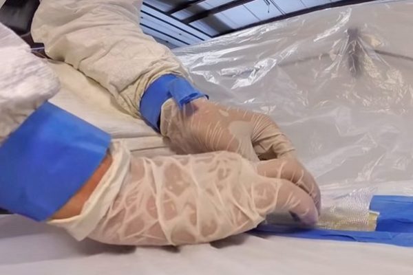 玻璃钢制品中使用哪种树脂可以提供最高的耐腐蚀性？