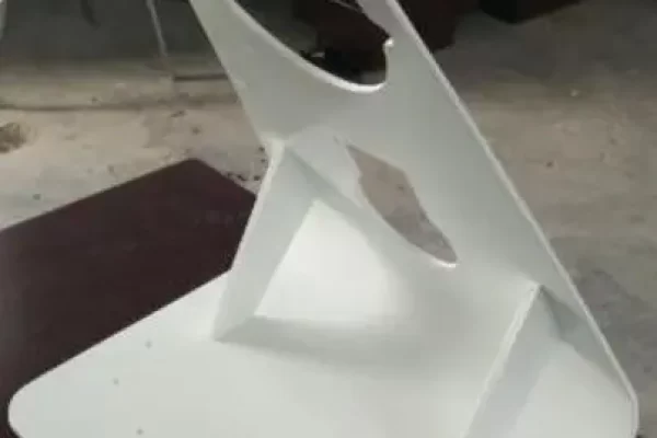 如何选择适合低温环境的玻璃钢外壳？