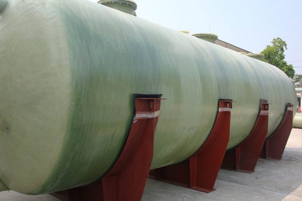 玻璃钢储罐的表面平整度和光洁度的具体要求是什么？