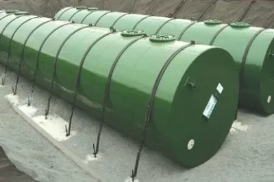 应该如何清洁和排空玻璃钢储罐？