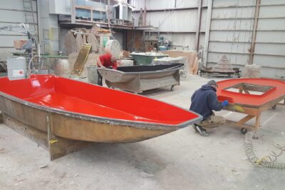 如何确保加固材料与玻璃钢模具基质的良好粘结和充分固化？