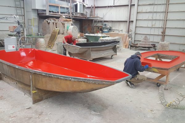 如何确保加固材料与玻璃钢模具基质的良好粘结和充分固化？