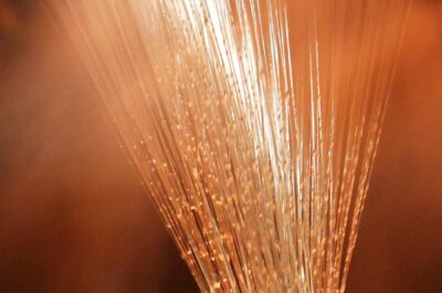 玻璃纤维的绝缘性能是否会受到湿度的影响？