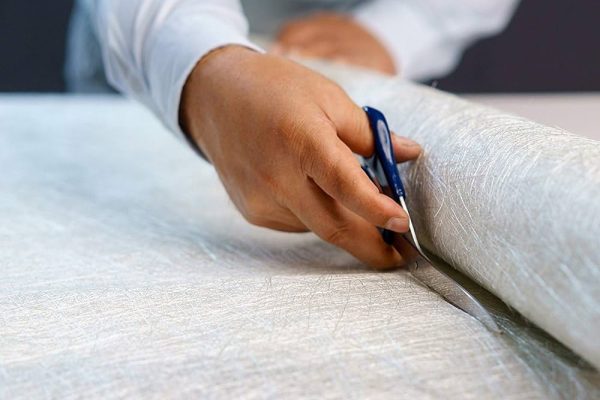 玻璃纤维短切毡的厚度和重量对于不同的应用有什么影响？