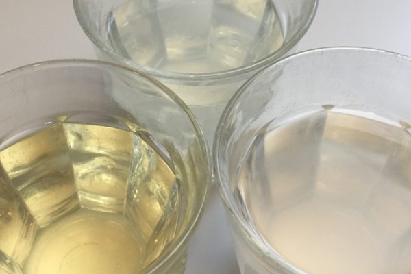 如何确定树脂固化剂的适当添加量？