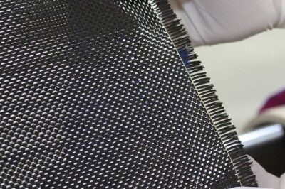 有哪些常见的表面改性方法可以用于碳纤维布的预处理？