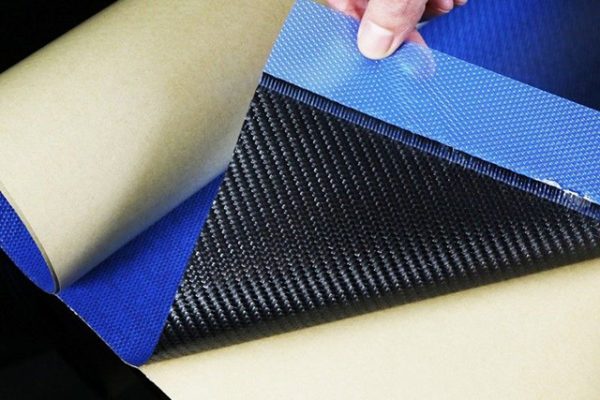 碳纤维预浸料与其他材料相比，有哪些优势和劣势？