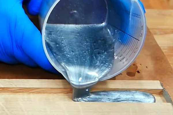 如何选择合适的环氧树脂胶和固化剂？