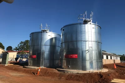 除了玻璃钢水箱，还有哪些耐高温材料的水箱选项可以考虑？